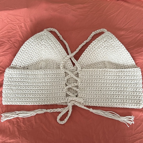 Small/Medium crochet crop top in beige - Picture 4 of 5
